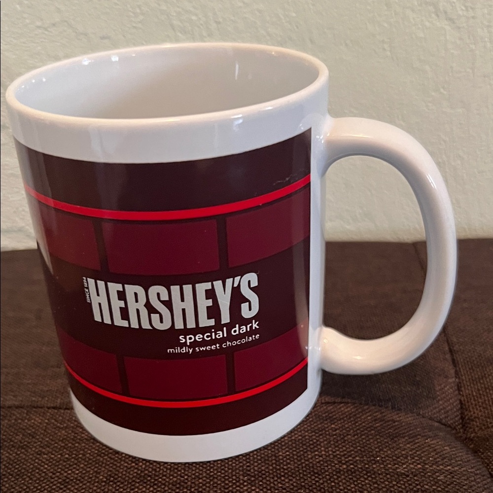 ( 0443) 8 0Z. Hershey's Special Dark Mug